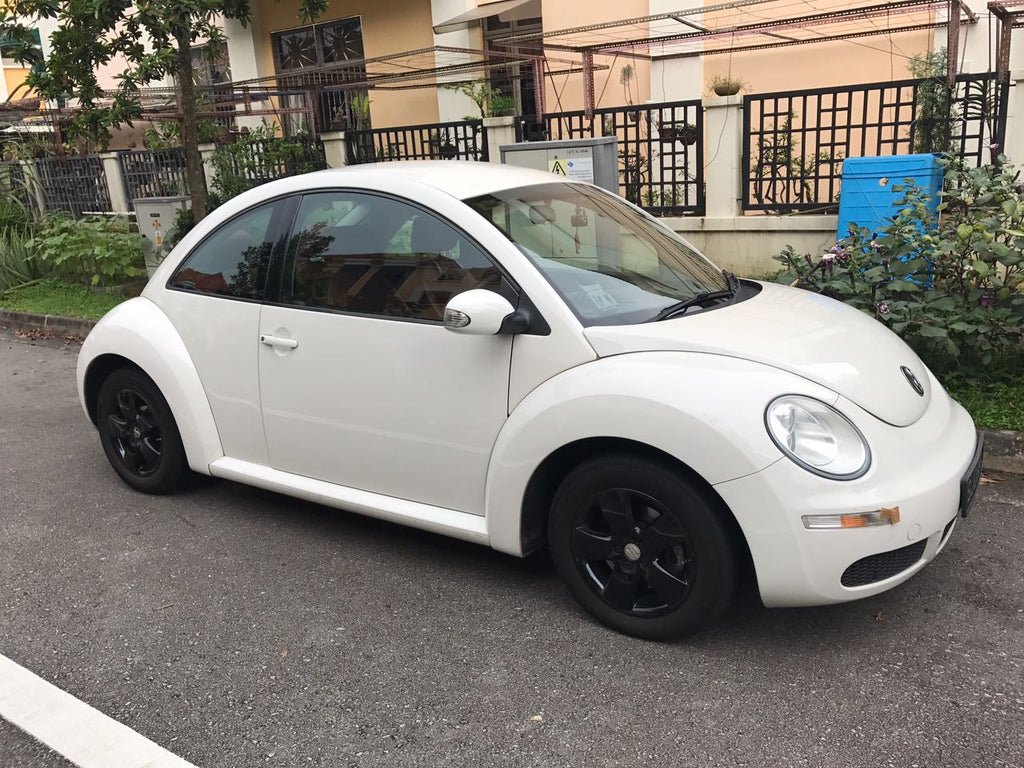 Kereta pengantin Volkswagen Beetle tersedia untuk disewa semasa majlis perkahwinan/majlis khas