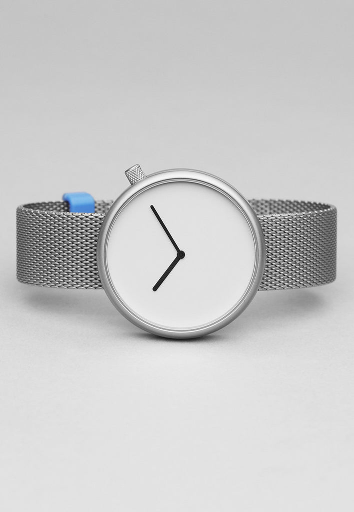 Bulbul Ore Matte Steel pada Jam Tangan Milanese Mesh Band Buatan Jerman