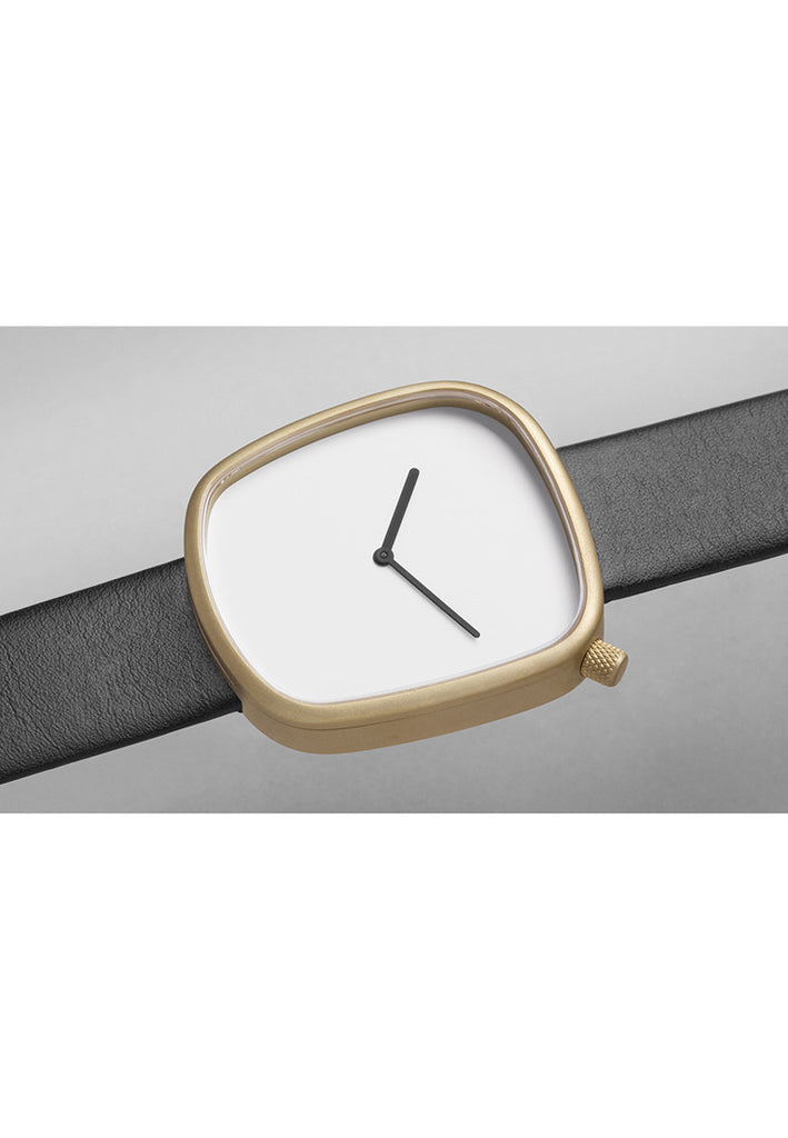 Bulbul Pebble Matte Golden Steel pada Jam Tangan Kulit Itali Hitam