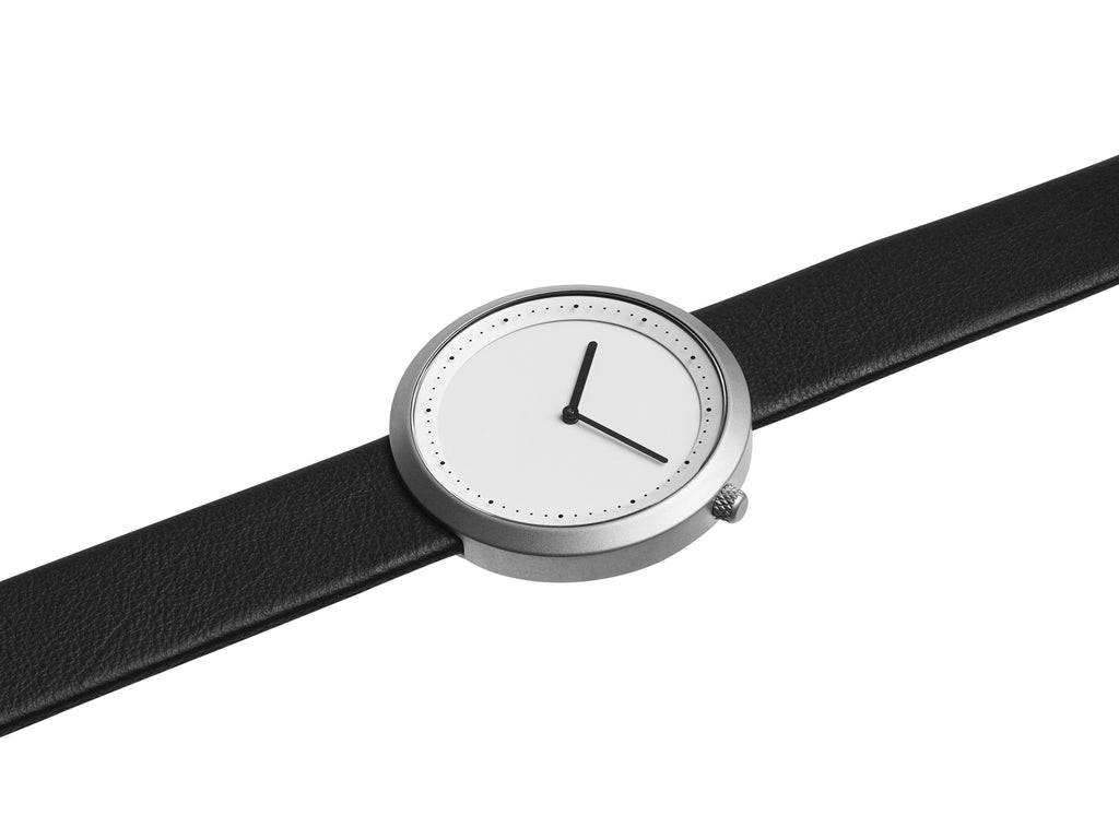 Bulbul Facette Matte Steel pada Jam Tangan Kulit Itali Hitam